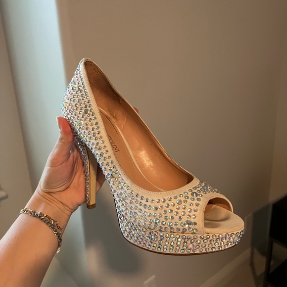 Enzo Angiolini Lost Love Platform Heels - Picture 2 of 6